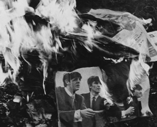 Сожжение пластинок "The Beatles" в Техасе