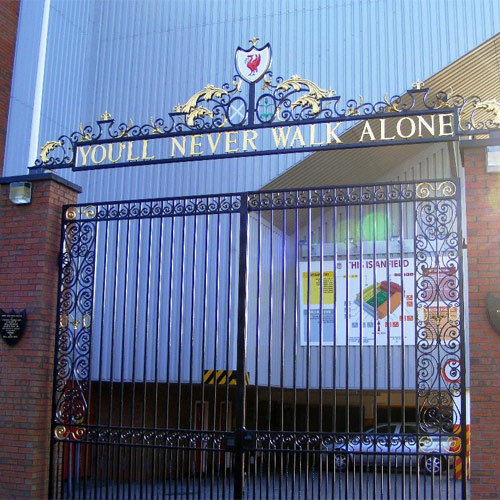 Ворота (Shankly Gate) Ливерпульского футбольного стадиона